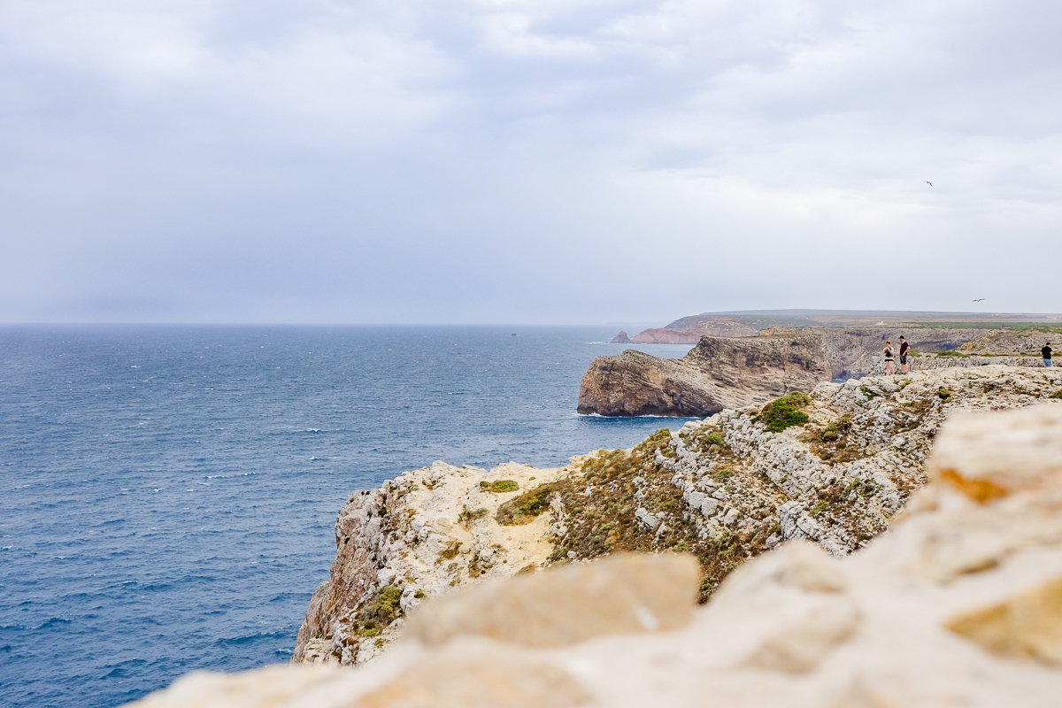 Vue des falaises de la côte ouest en Algarve