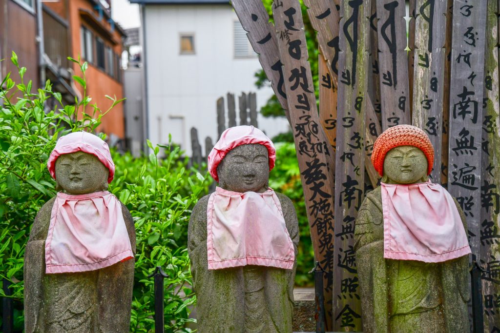 statuettes jizo japon